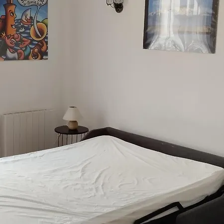 Meuble Entierement Equipe Lägenhet *