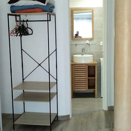 Meuble Entierement Equipe * Elne